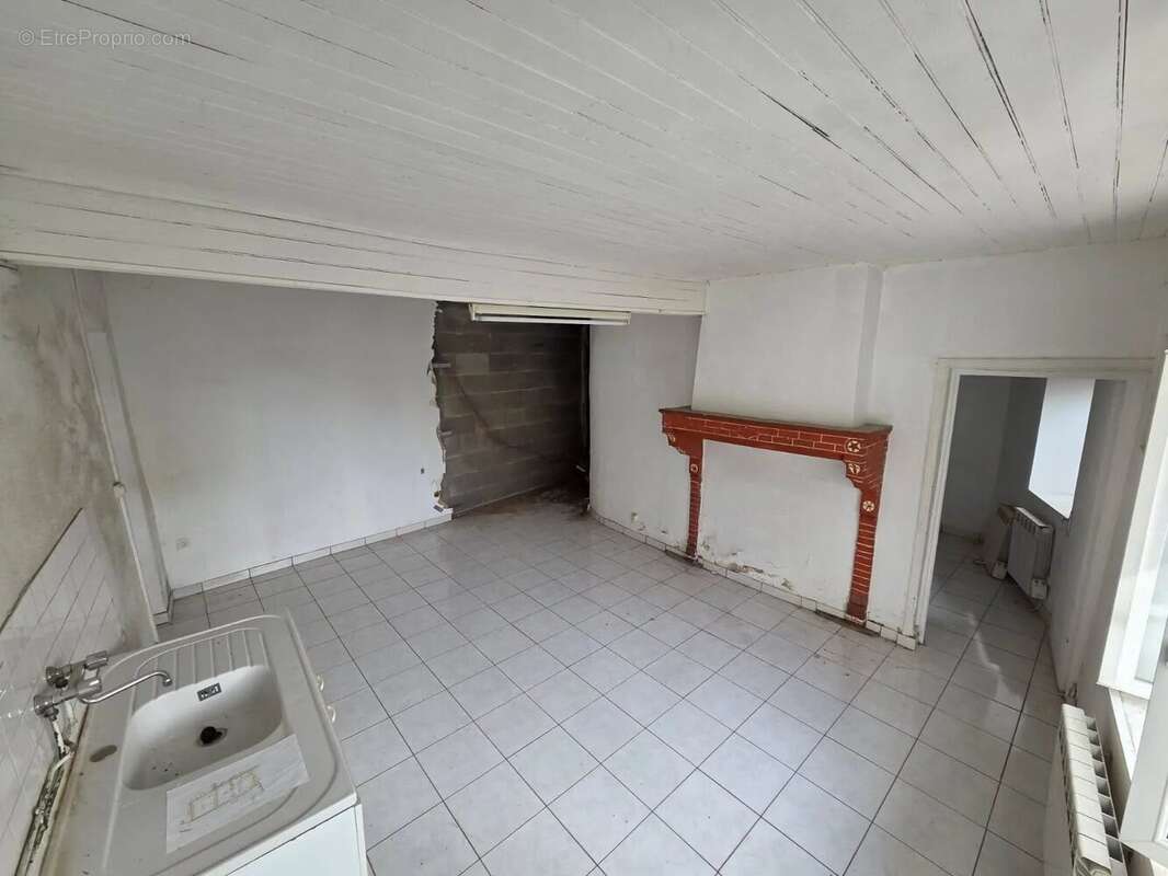 Maison à VILLIEU-LOYES-MOLLON