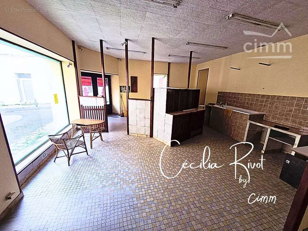 Commerce à MONTENDRE