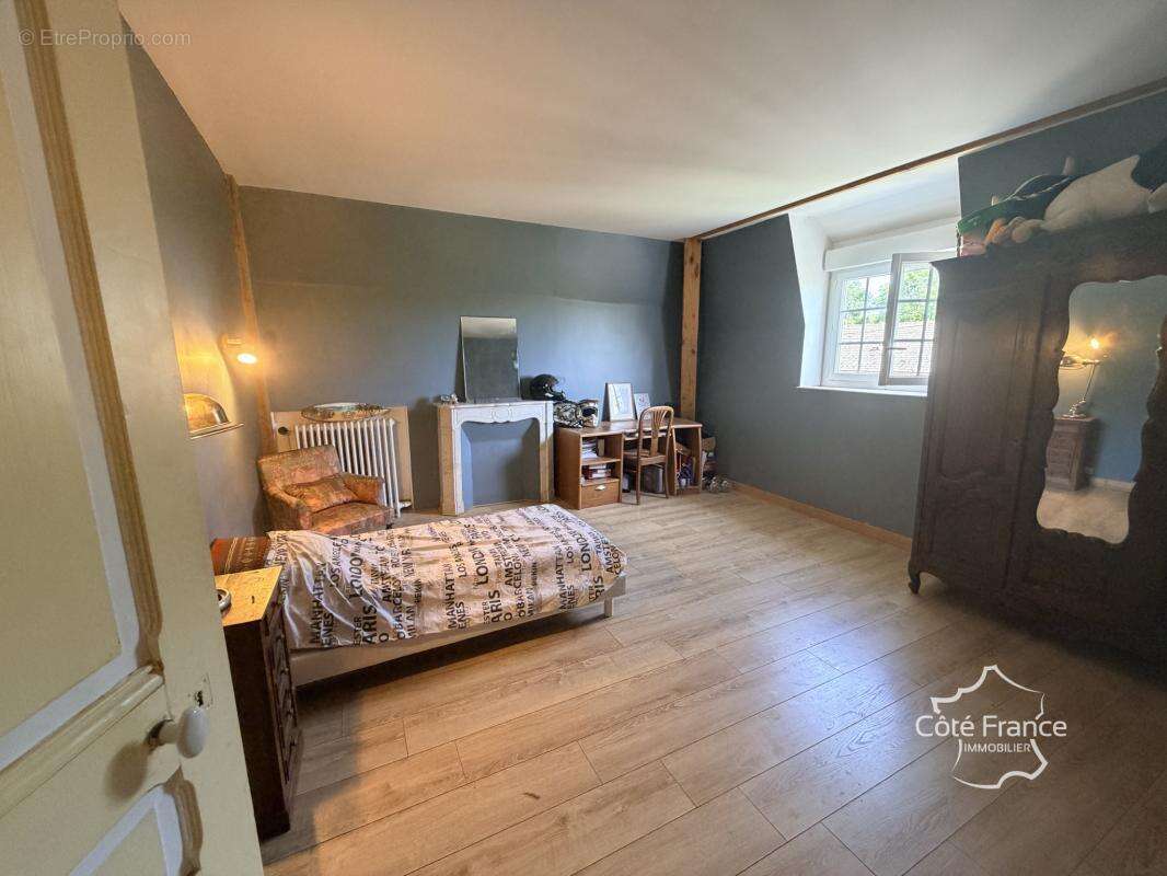 80240 EXCLUSIVITE- Maison de maitre à vendre - photo 8