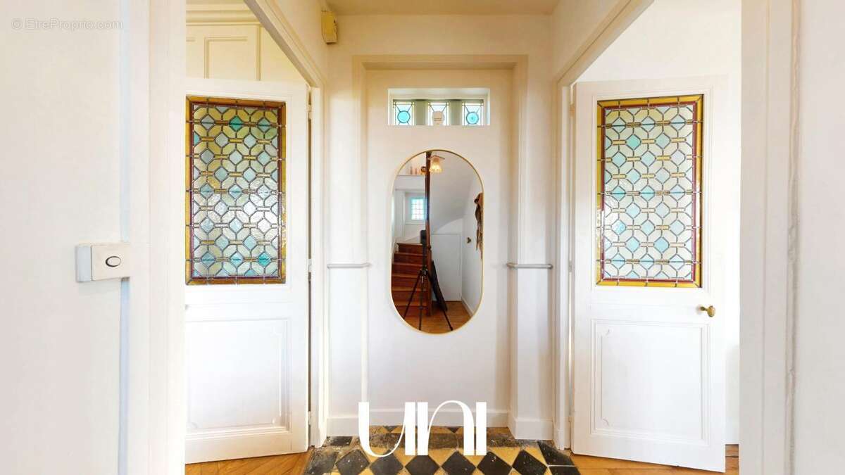 Maison à FLEURY-SUR-ORNE