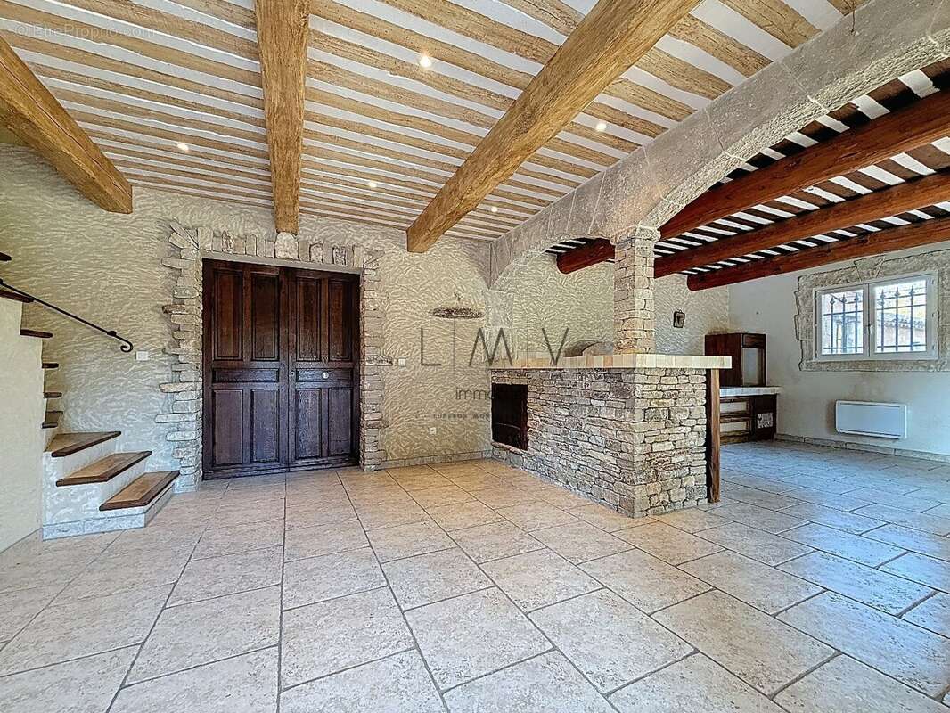 Maison à L&#039;ISLE-SUR-LA-SORGUE