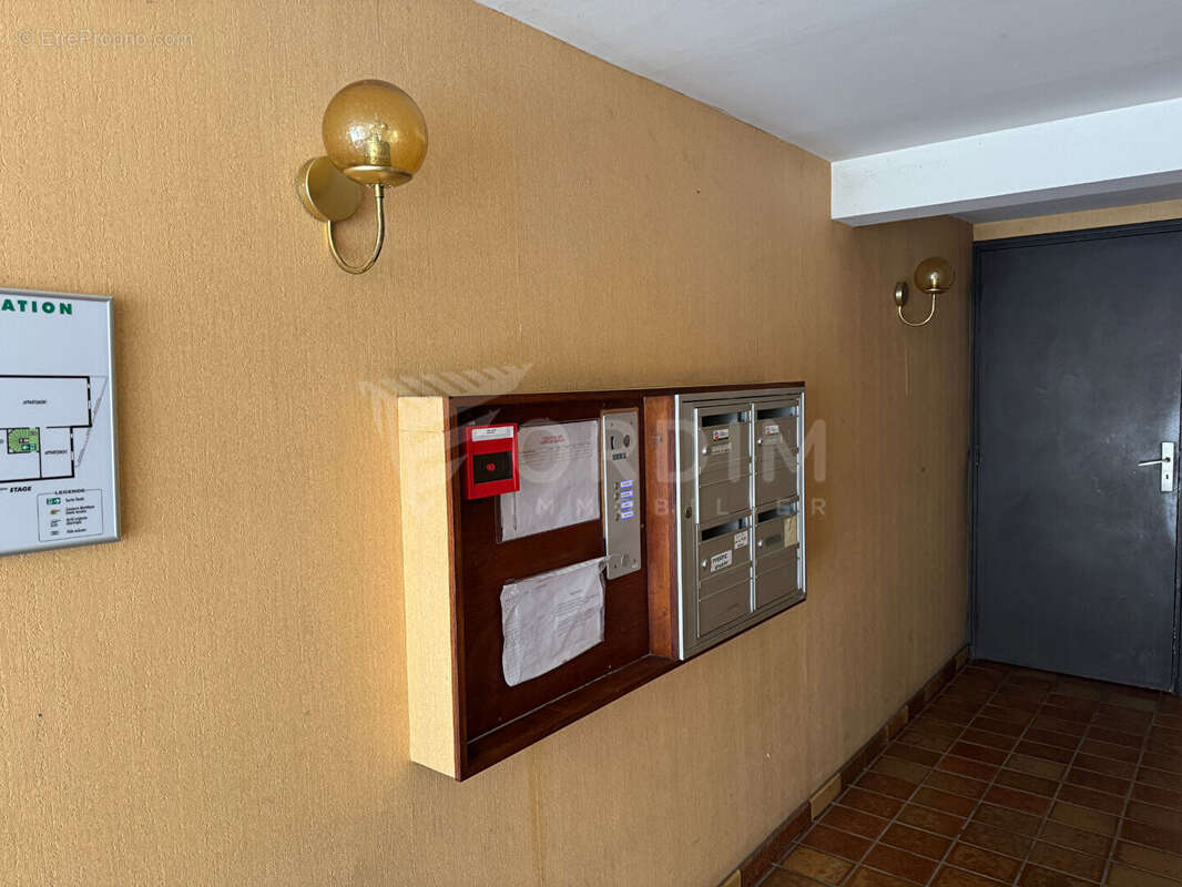 COSNE CENTRE APPARTEMENT T1 avec balcon, garage et cave. - photo 9