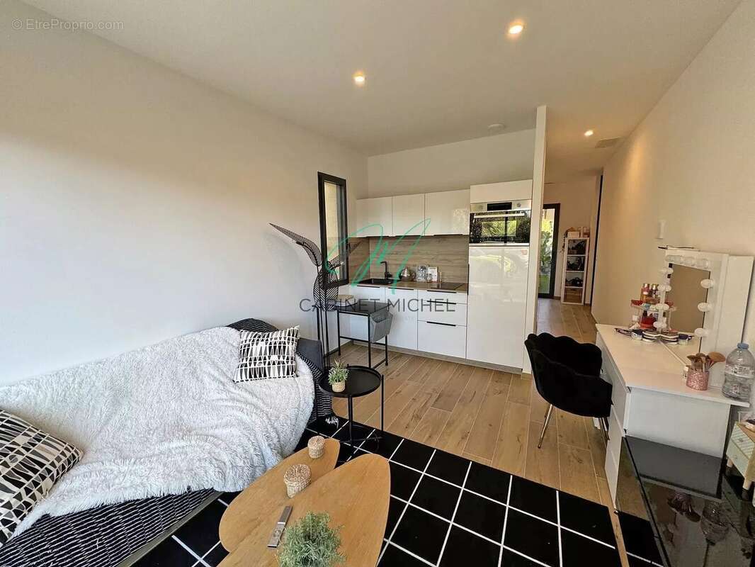 Maison à ROQUEFORT-LES-PINS