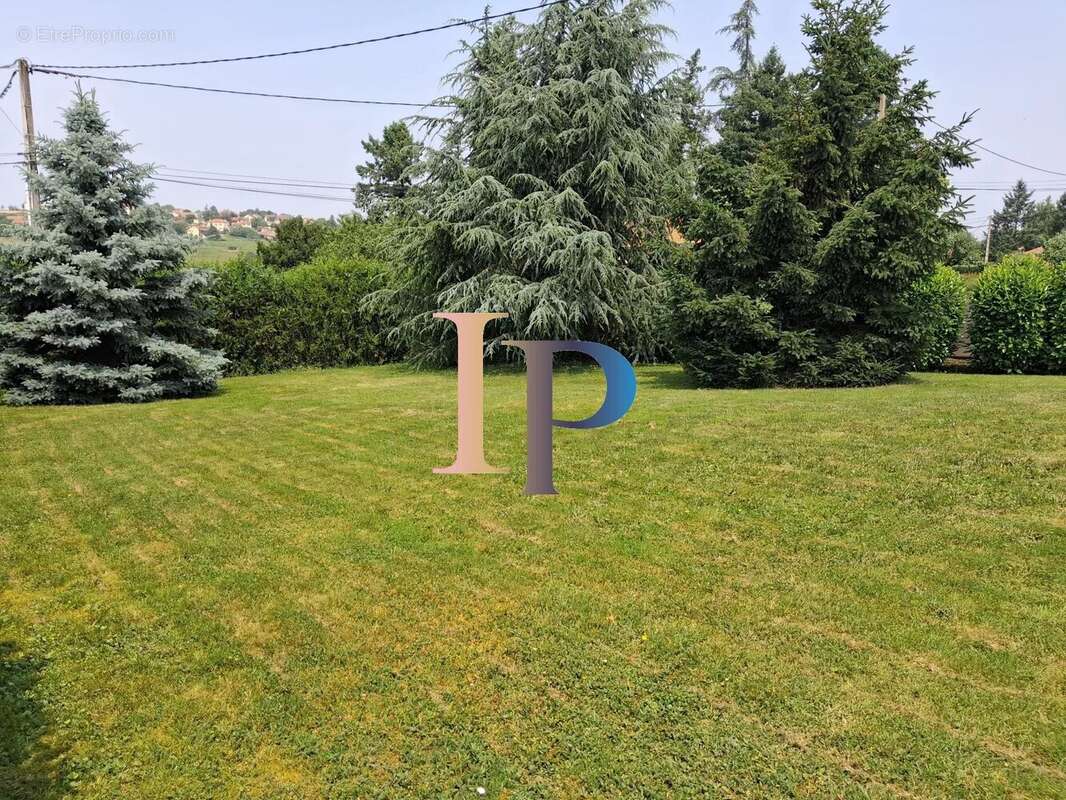 Maison à SAINT-NIZIER-SOUS-CHARLIEU