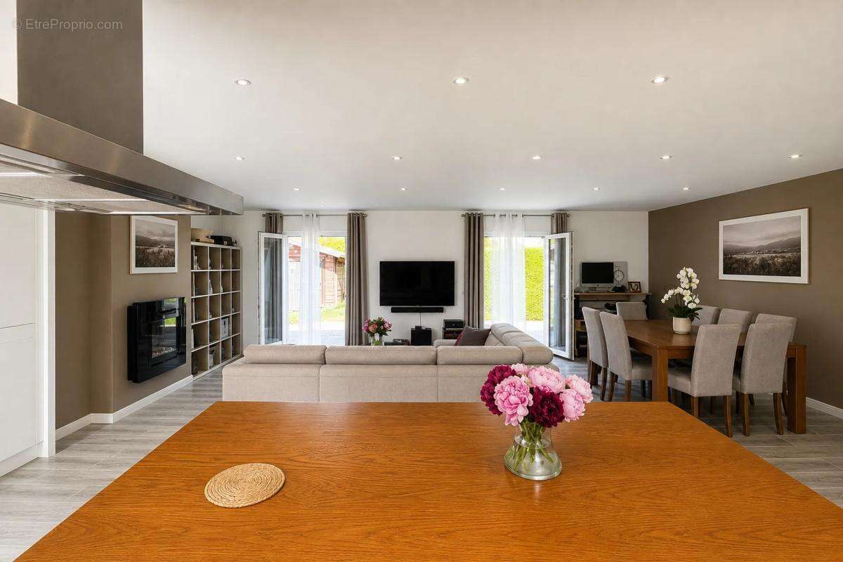 Maison moderne PLAIN PIED de 5 pièces de 110 m² à Crouy-en-Thelle (60) - photo 6