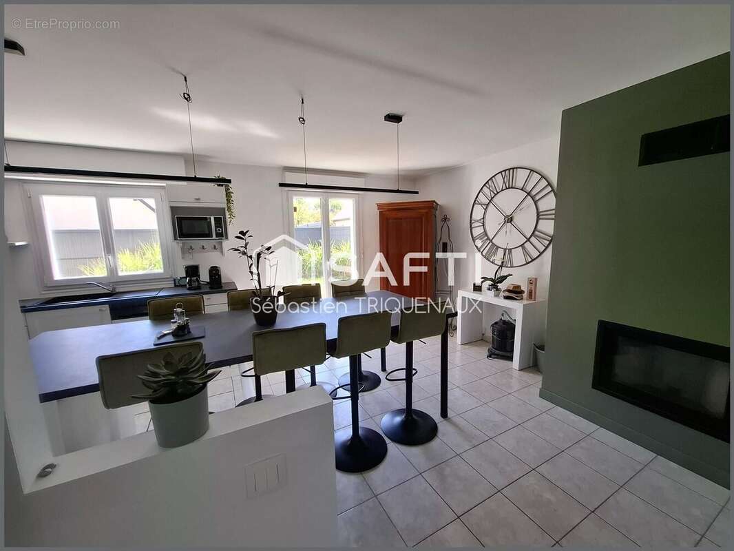 Photo 2 - Maison à AVRILLE