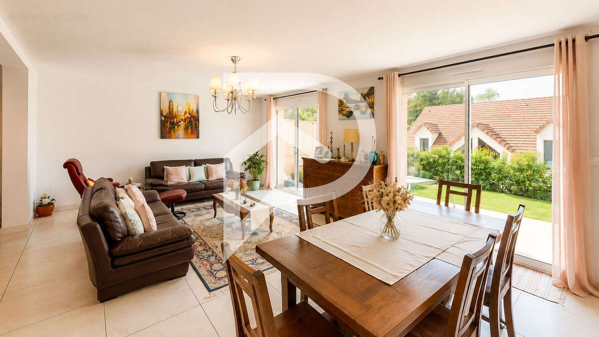 A Vendre Maison située à Orgeval de 6 pièces pour 142 m2 - photo 5