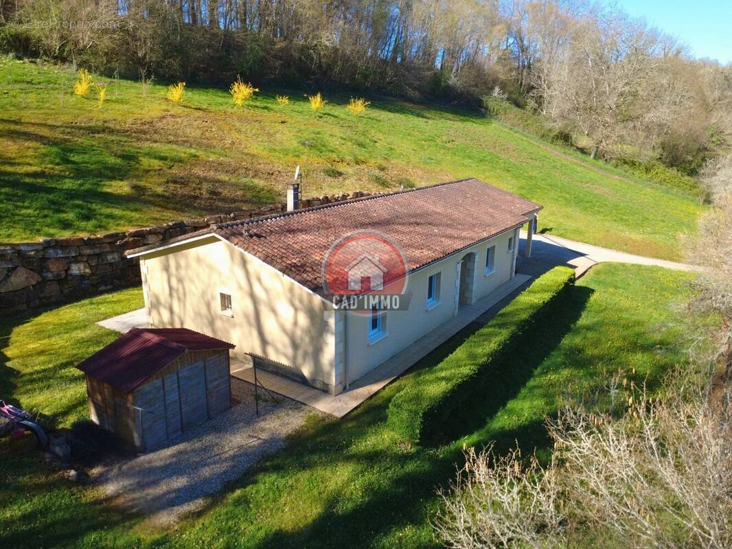 Maison à SAINT-GEORGES-DE-MONTCLARD