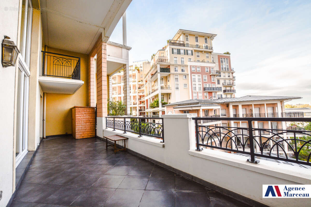 Appartement à COURBEVOIE