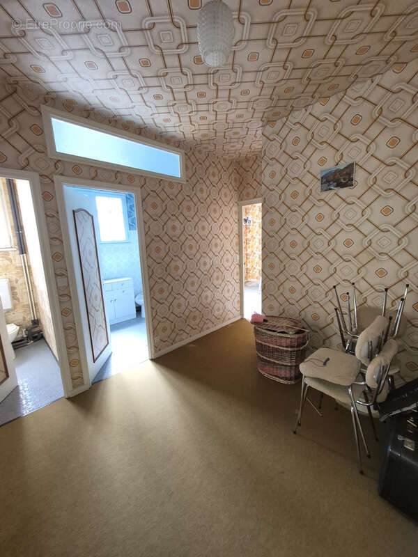 Maison avec dépendance et 2000 m2 terrain - photo 13