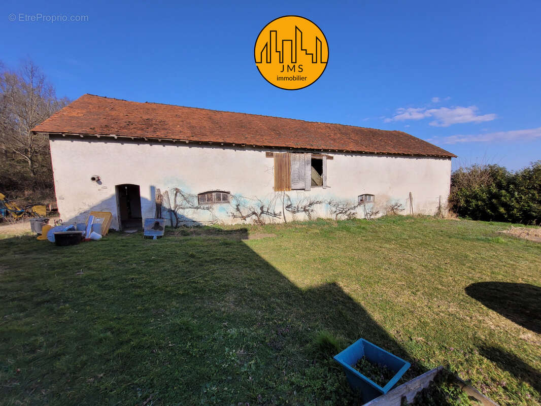 Maison à CHATEL-DE-NEUVRE