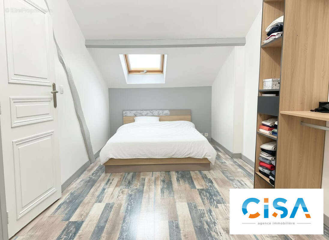 Maison à ESTREES-SAINT-DENIS