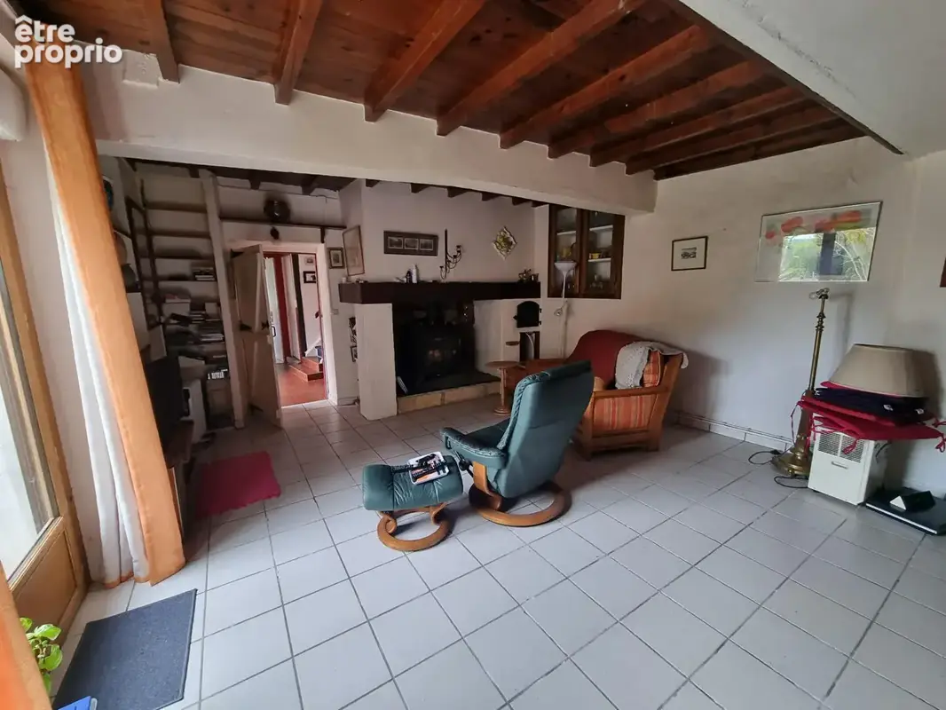 jolie maison de campagne avec piscine et terrain de 1960m² - photo 9
