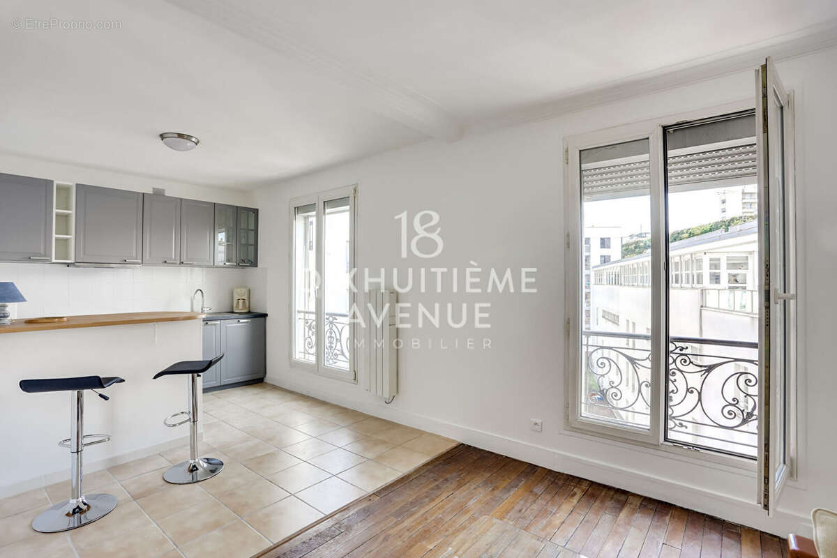 Appartement à PARIS-18E
