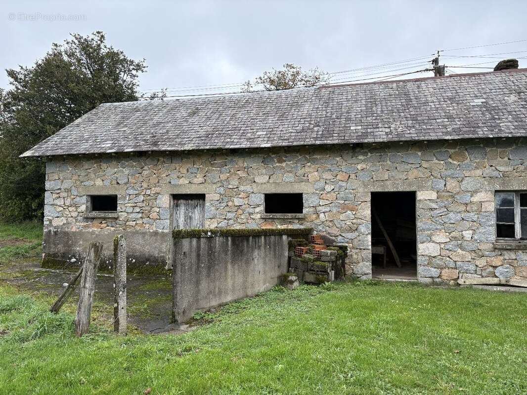 Maison à ALBUSSAC