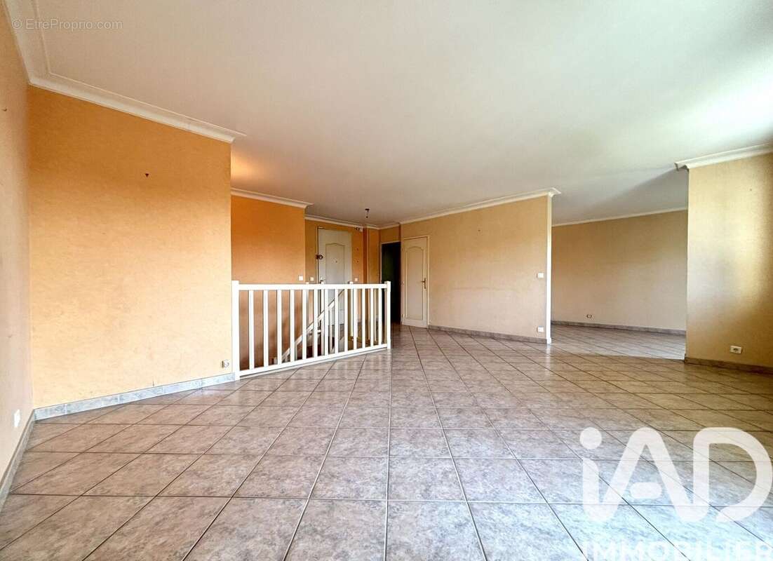 Photo 2 - Appartement à SAINT-DIDIER-AU-MONT-D'OR
