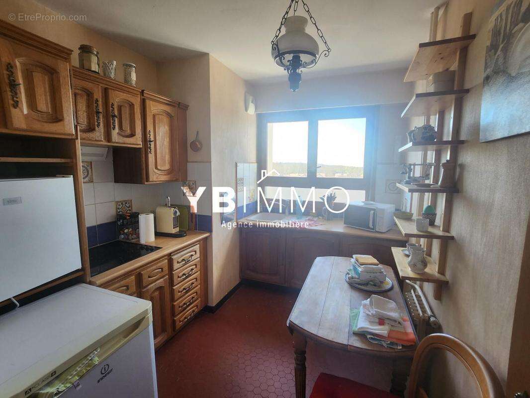 Appartement à LES CLAYES-SOUS-BOIS