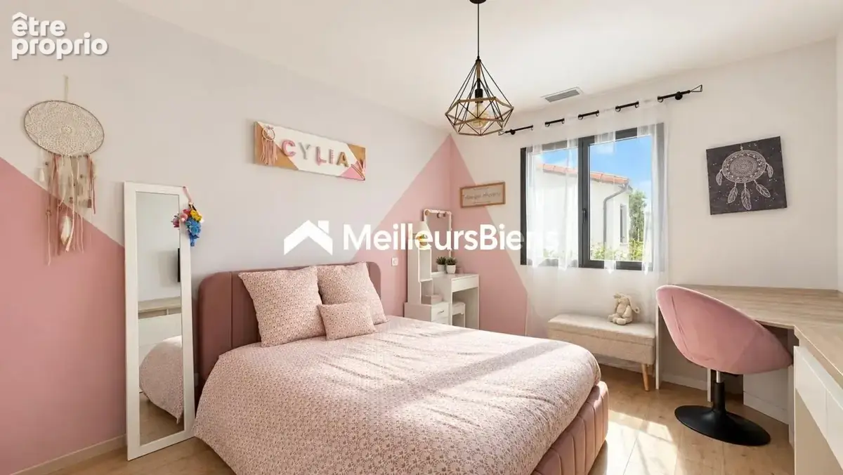 Maison récente de 147 m² avec piscine chauffée, suite parentale et garage - photo 12