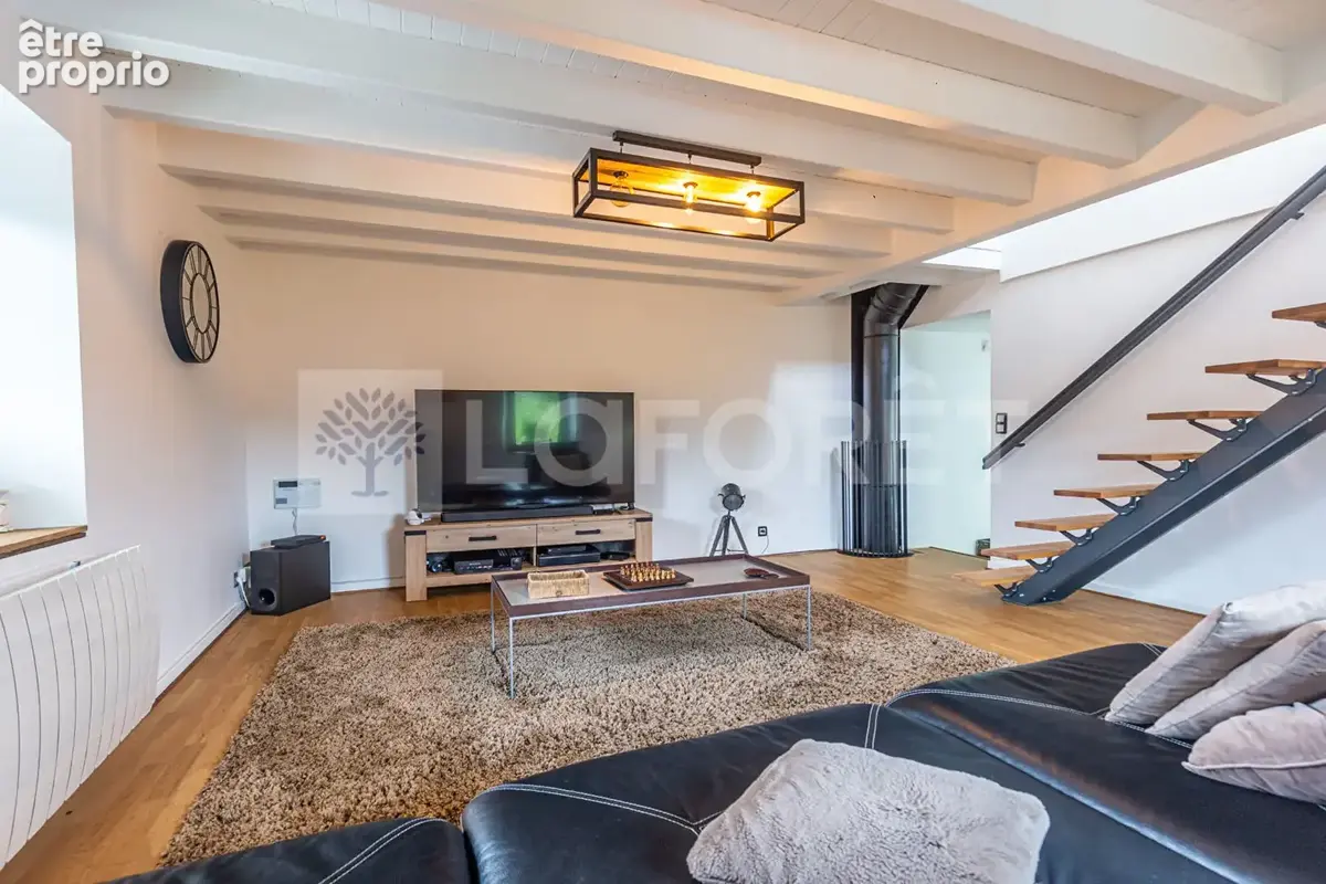 Agence immobiliere laforet - "galanthus" - maison de 136,27m² - terrain de 659m² - garages - piscine - jaccuzzi - dpe d - photo 7