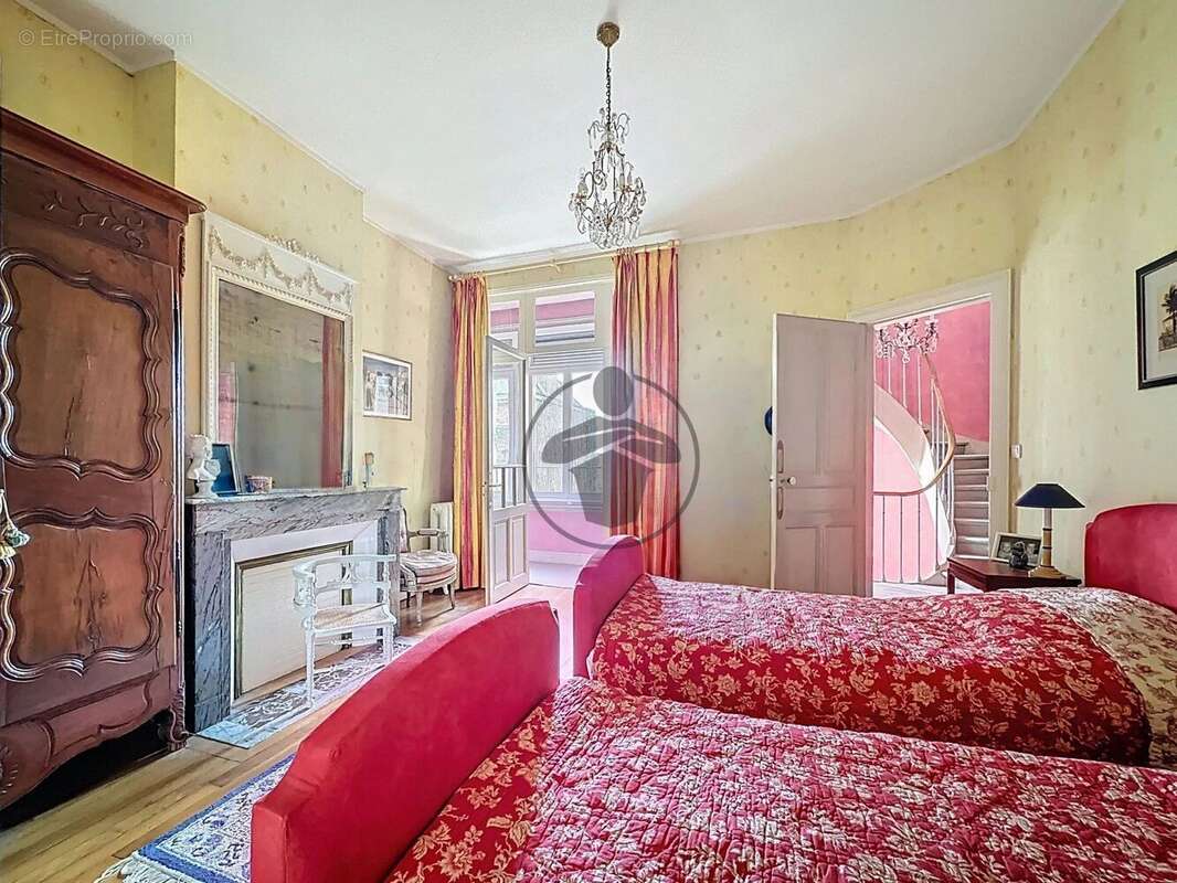 Maison à SAINT-QUENTIN