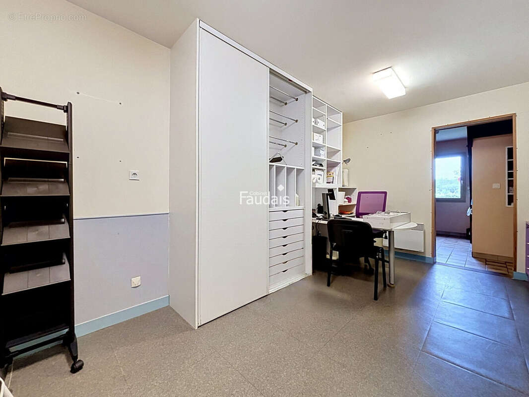 Maison 169 m² à Lithaire  - photo 7