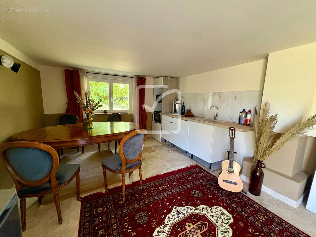 Maison à TERRASSON-LAVILLEDIEU