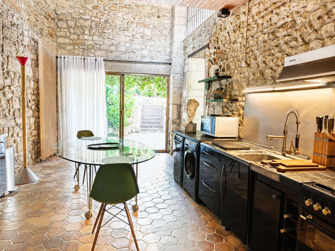 Maison à CHATEAUNEUF-SUR-CHARENTE