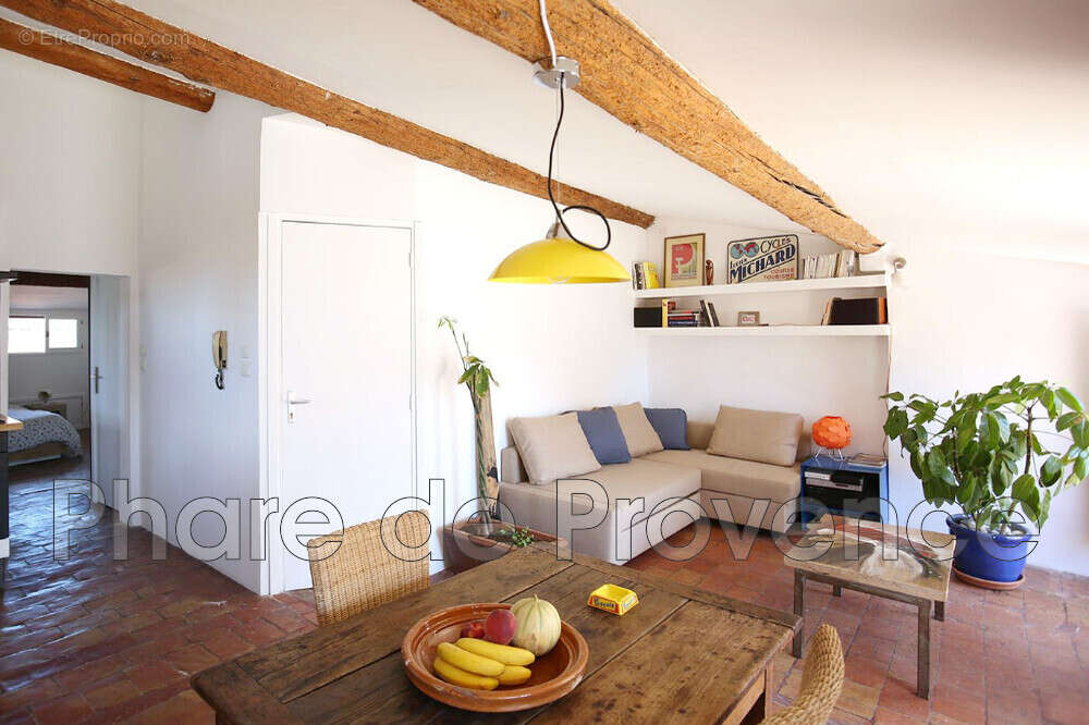 Appartement à MARSEILLE-2E