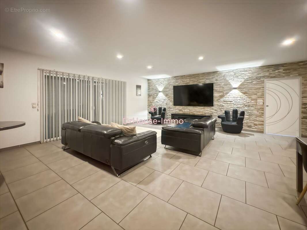 Maison 141 m² à La Suze-Sur-Sarthe  - photo 5