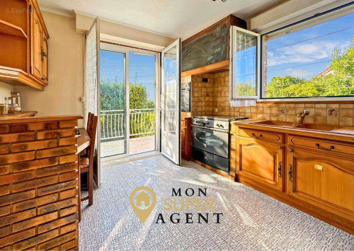 Maison à VAUX-LE-PENIL