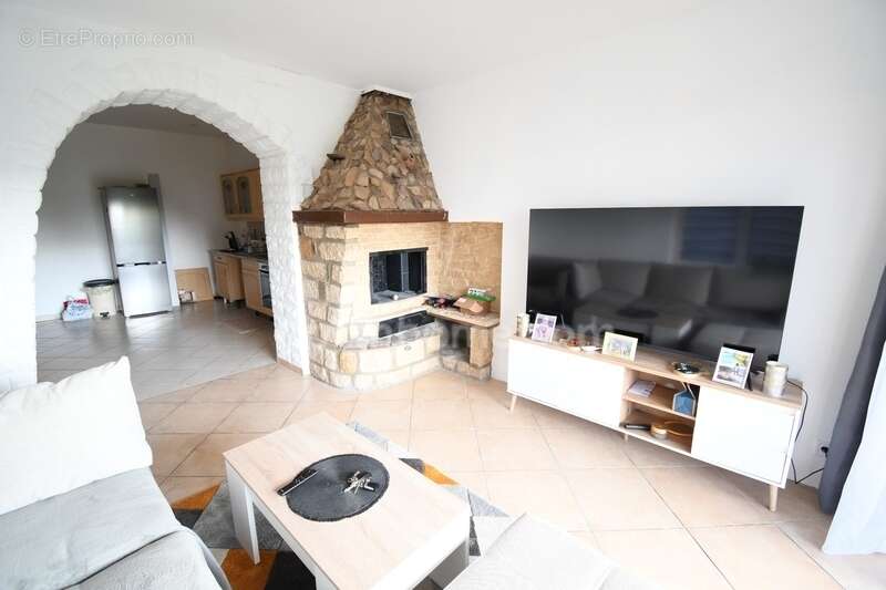 Appartement à AUDUN-LE-ROMAN