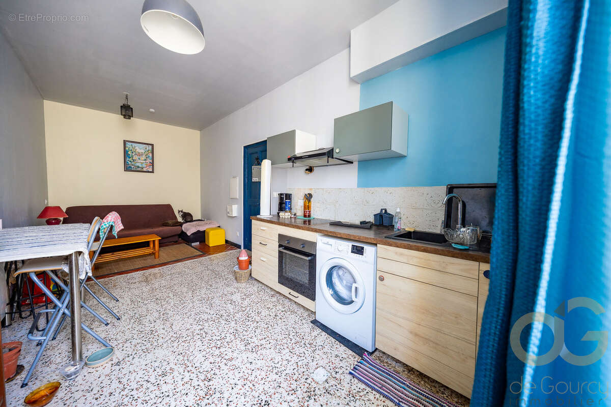 Quartier bas de Croix de Fer : Appartement T2 de 39m2 au 1er étage plein sud - photo 2