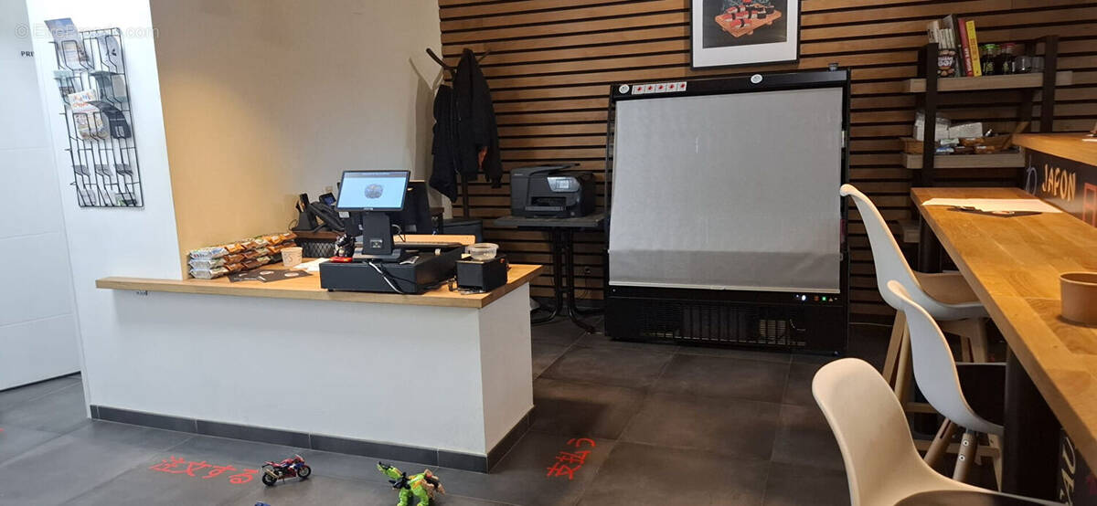 Commerce à COTIGNAC