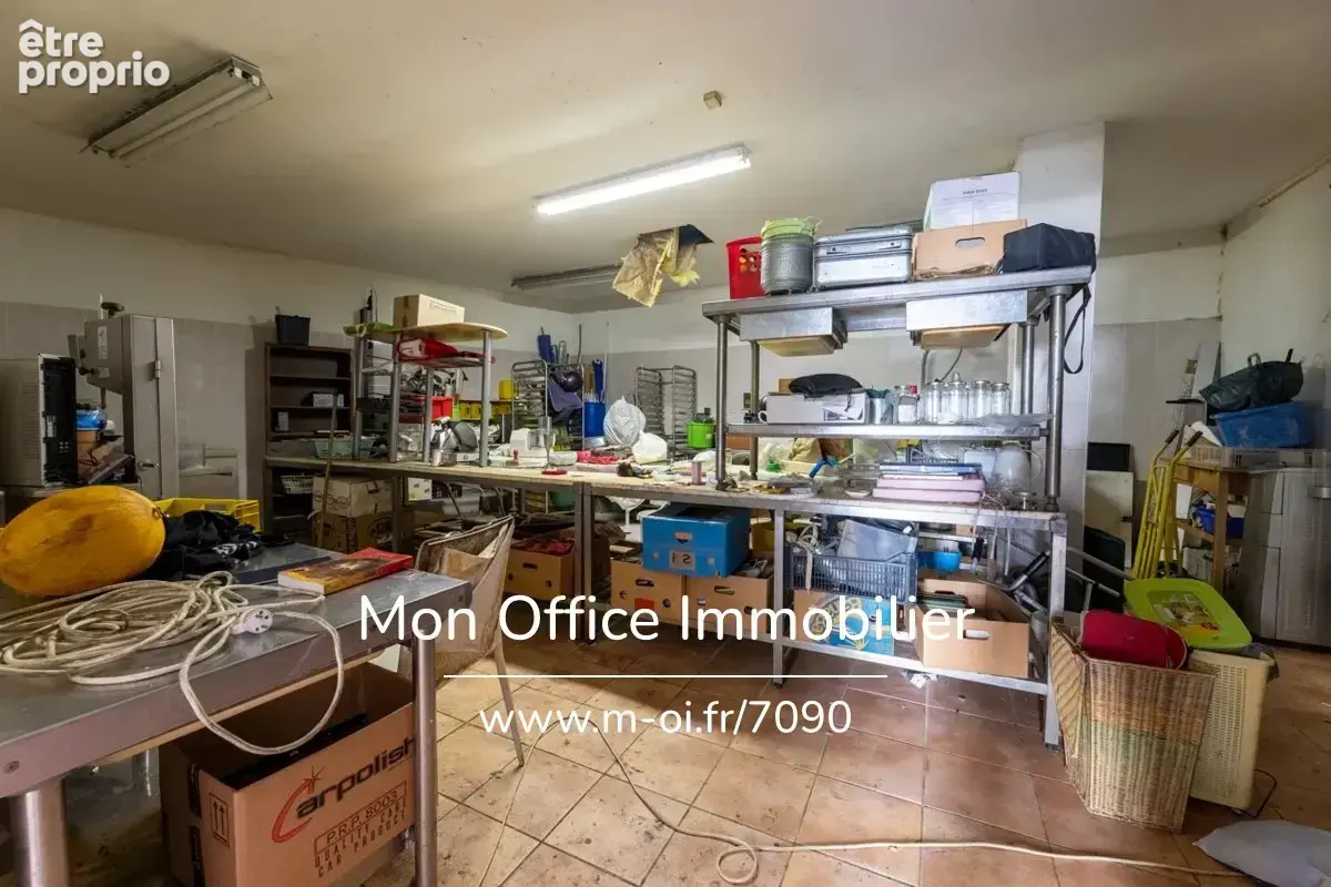 Référence : 7090-AMB - Immeuble 5 pièces avec local commercial et chambre froide - photo 24