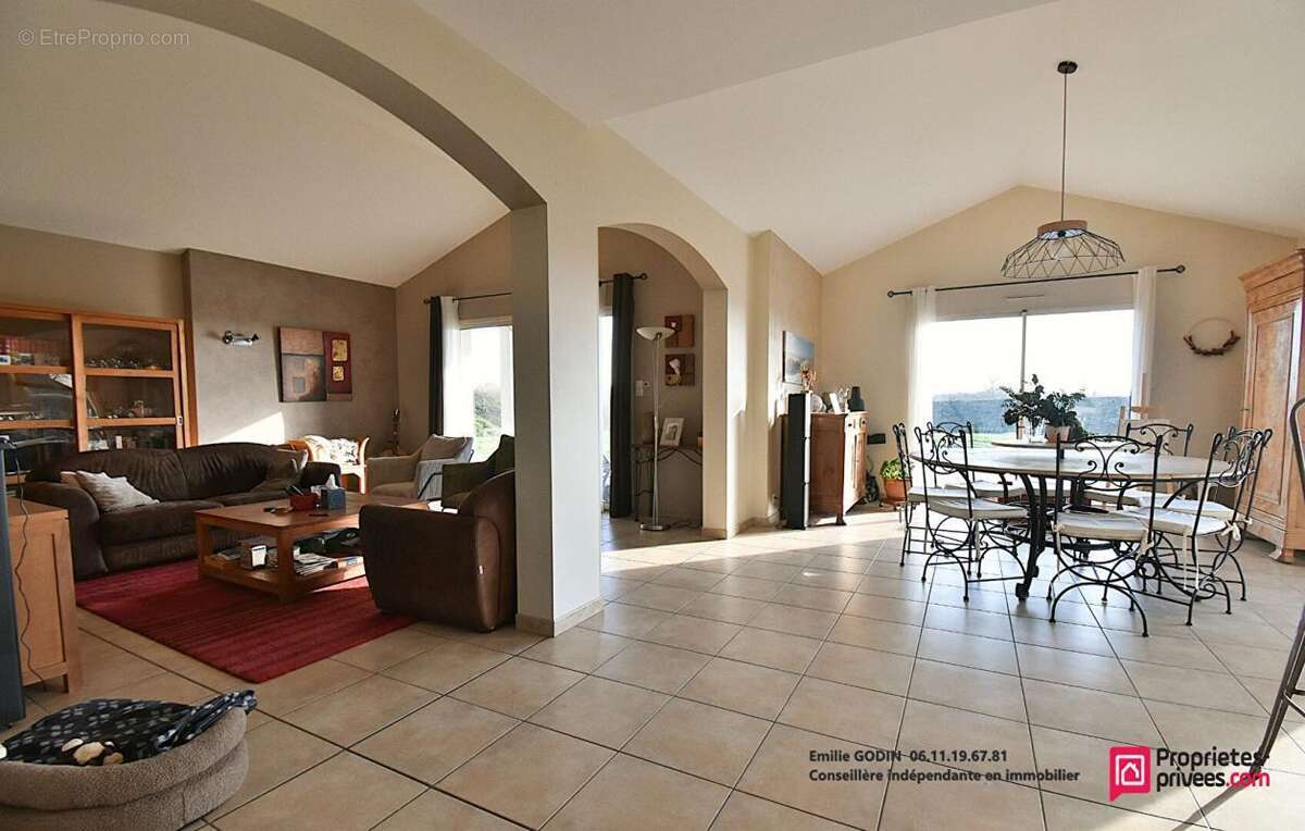 Maison à MAULEVRIER