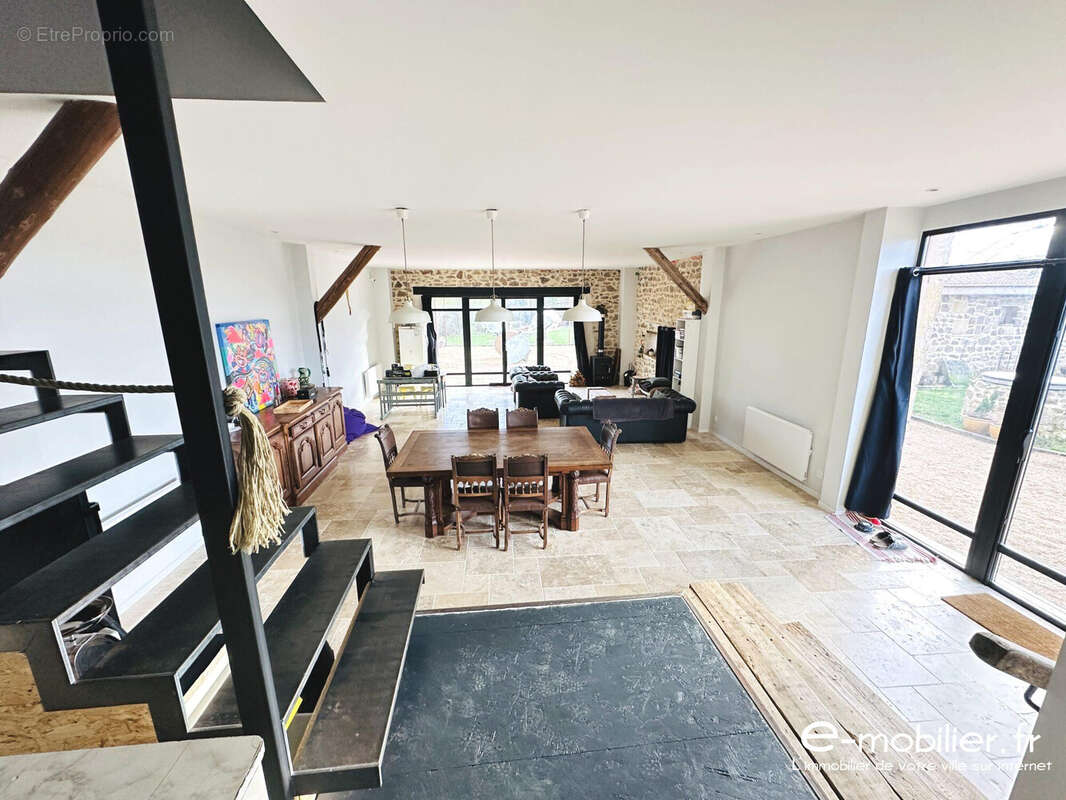 Maison à CHAUFFAILLES