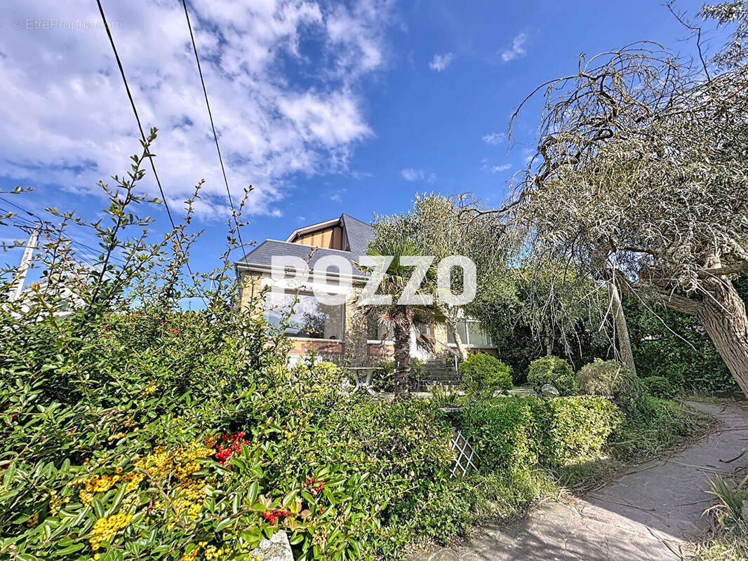 Maison à SAINT-PAIR-SUR-MER