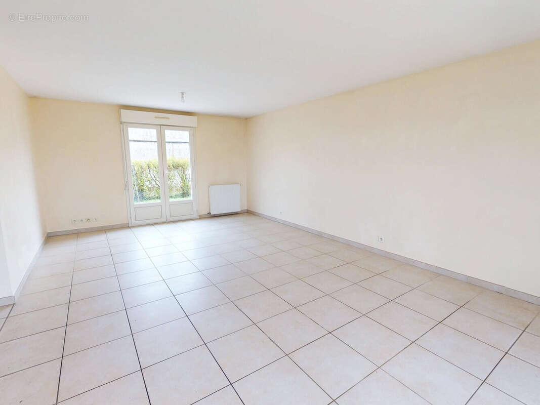 PIECE DE VIE 31M2 - Maison à ROSIERES-PRES-TROYES