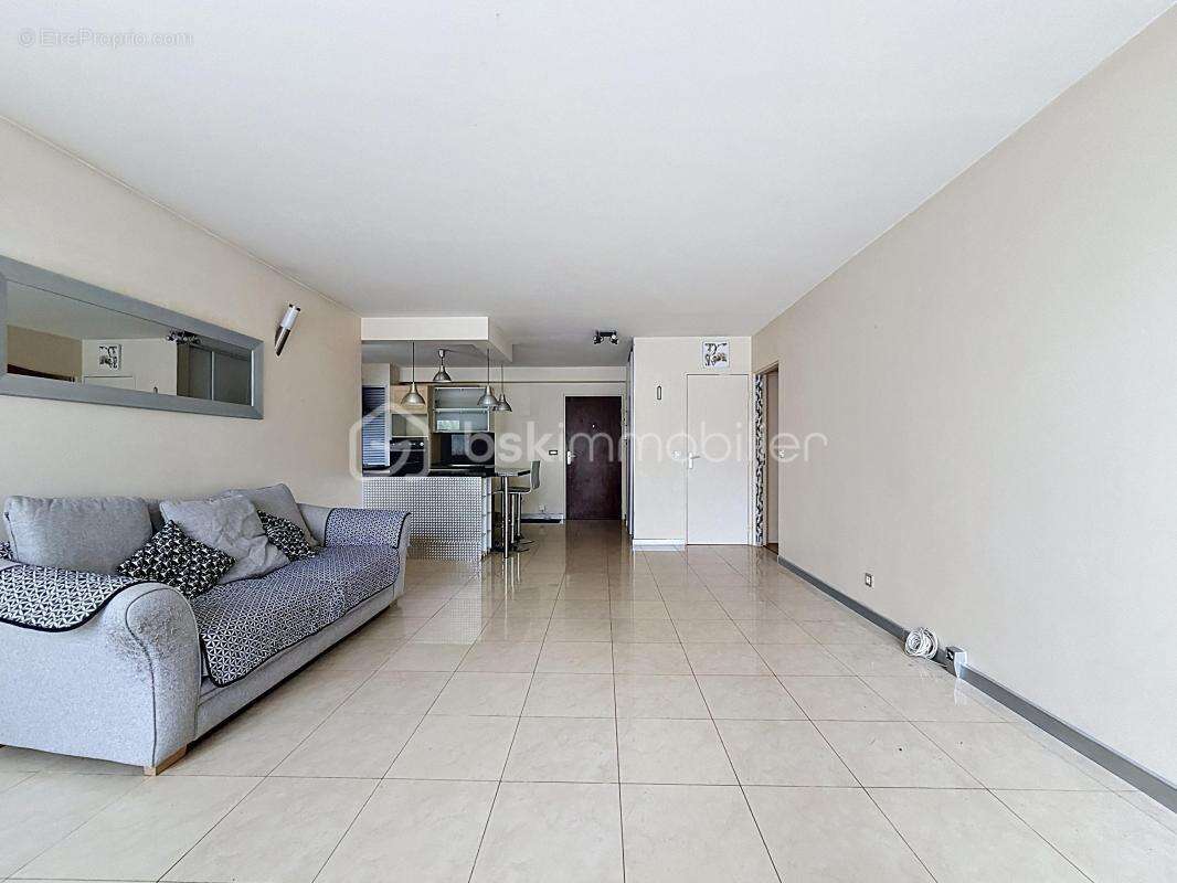Appartement à LE BLANC-MESNIL