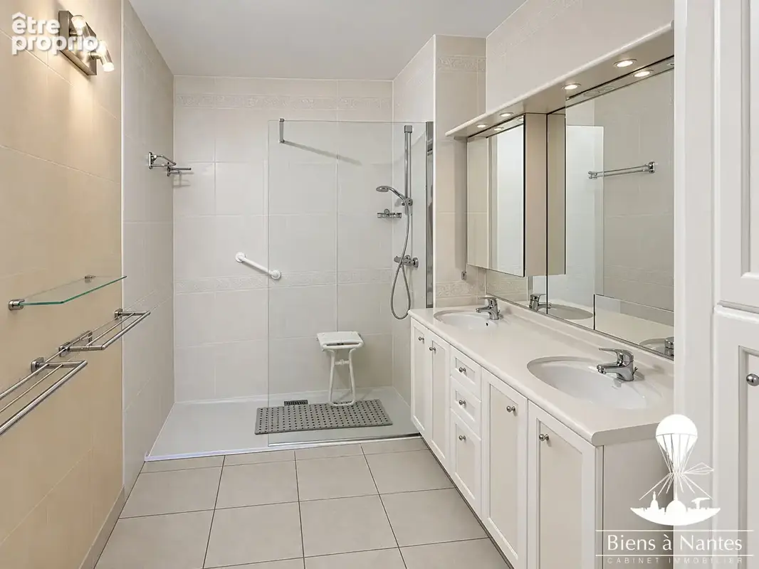 Nantes Appartement T5 guist'hau, ascenseur, parking et cave - photo 9