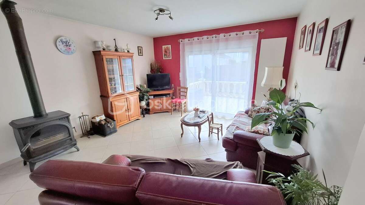 Maison à PARCAY-MESLAY