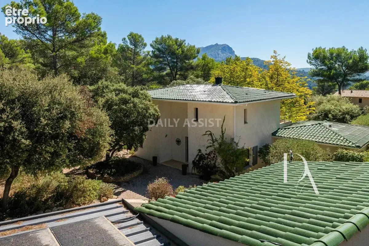 Villa contemporaine avec piscine à Saint-Marc-Jaumegarde – 214 m² au cœur d’un parc de 4 000 m² - photo 20