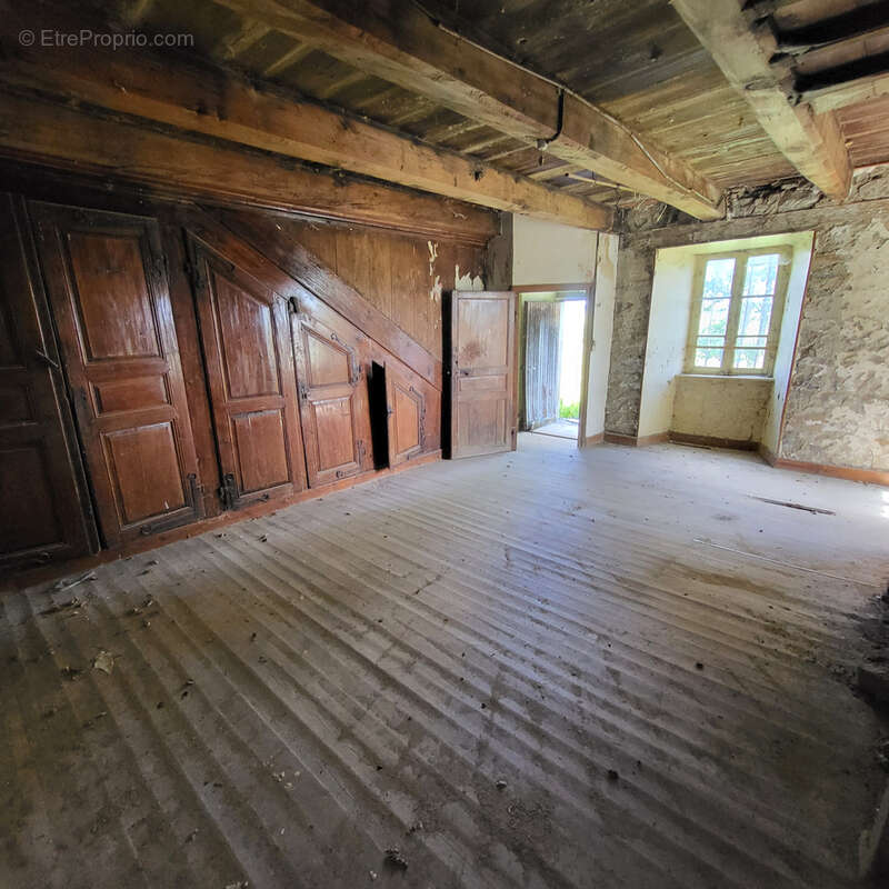 Maison en pierres avec ancienne grange - photo 8