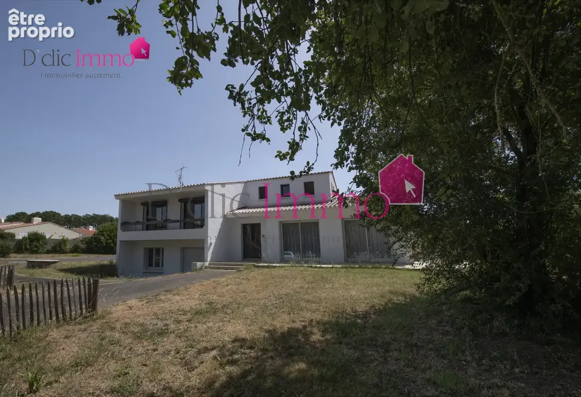 SOULLANS -Maison familiale - 6 chambres - terrain de 1584m2 - centre ville - photo 16