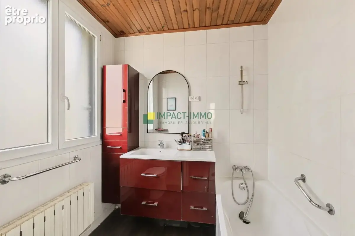  Coup de Cœur – Maison en Pierre avec Jardin, Terrasse et Dépendance à Colombes - photo 8