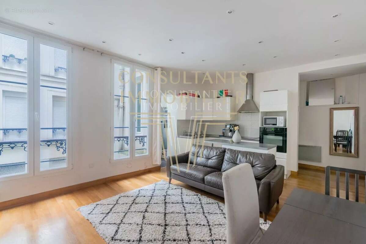 Appartement à PARIS-17E