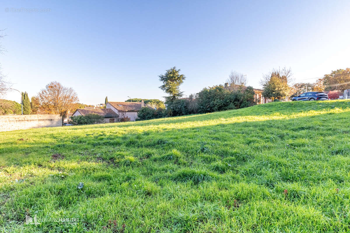 Terrain à COLOMIERS