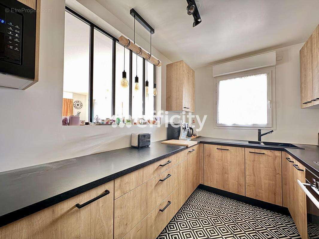 Appartement à COURBEVOIE