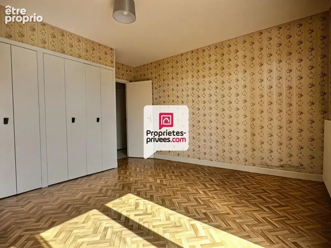 Appartement T4 d'env. 111m2 avec 3 ch., ascenseur et parking couvert dans secteur prisé sur PERIGUEUX (24000) - photo 11