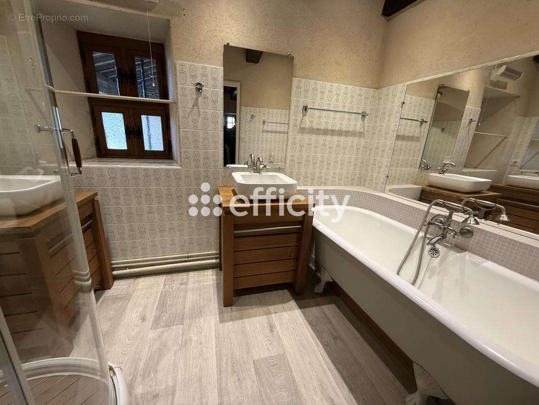 Maison à SAINT-PIERRE-D'EXIDEUIL